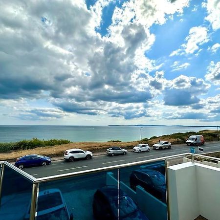 Stunning Panoramic Sea View Beach Location - Sleeps Up To 4 People - Free Parking - The Best Beach! - Great Location - Fast Wifi - Smart Tv - Newly Decorated - Sleeps Up To 4! Close To Bournemouth & Poole Town Centre & Sandbanks Dış mekan fotoğraf